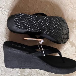 Flojos size 7 black velvet